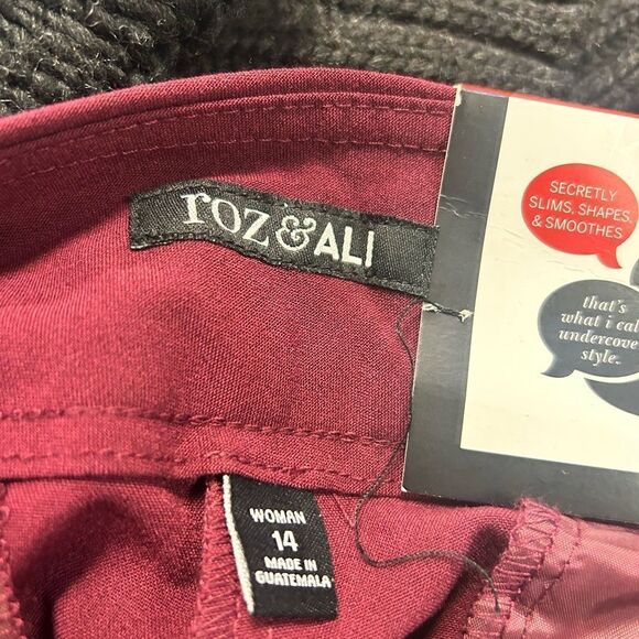 14 Roz & Ali red pants - Picture 3 of 7